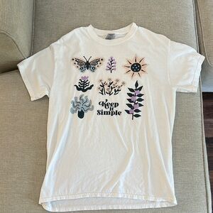 Women’s White Graphic T-Shirt